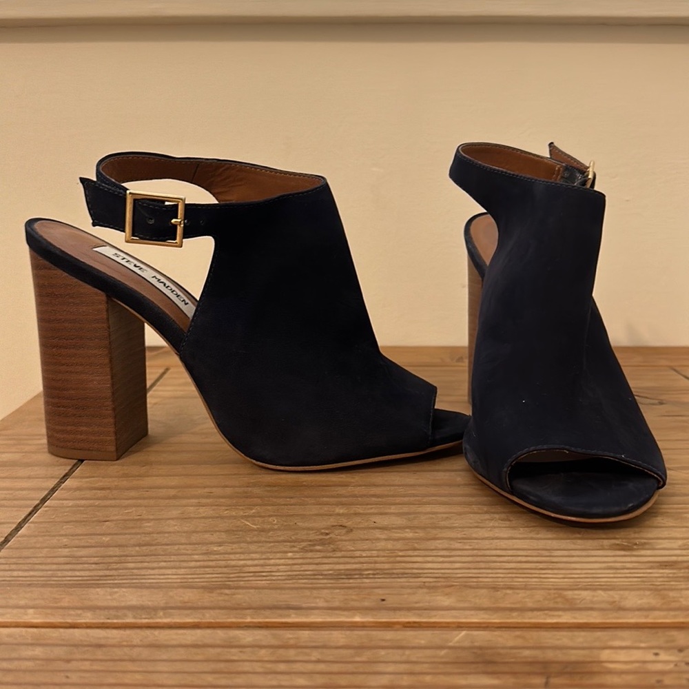 Steve Madden, Navy blue, size 8 women’s Claara heel